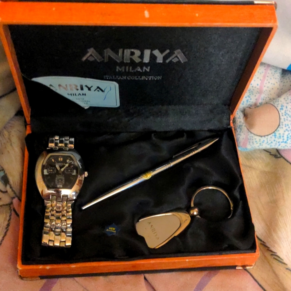 MEN'S ANRIYA MILAN ITALIAN COLLECTION WATCH, PEN & KEYCHAIN GIFT SET VINTAGE